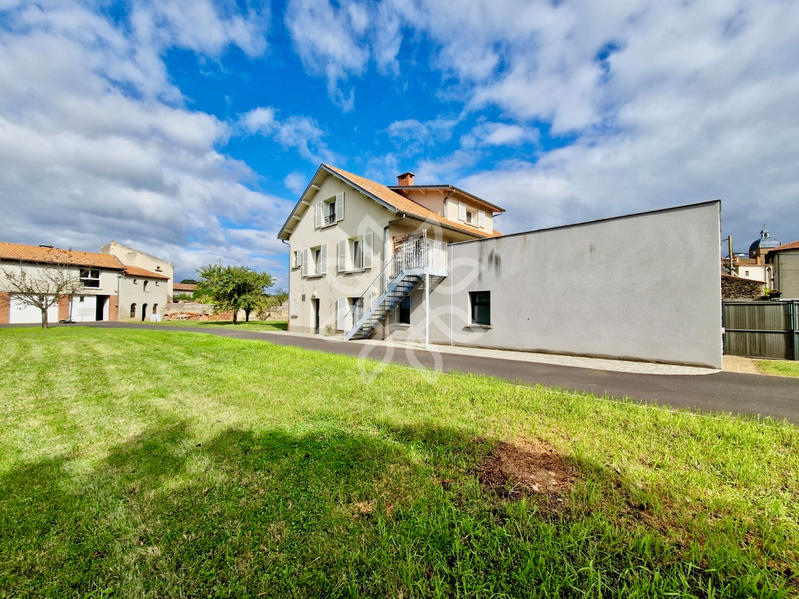 Propriété - 361 m² - 10 pièces