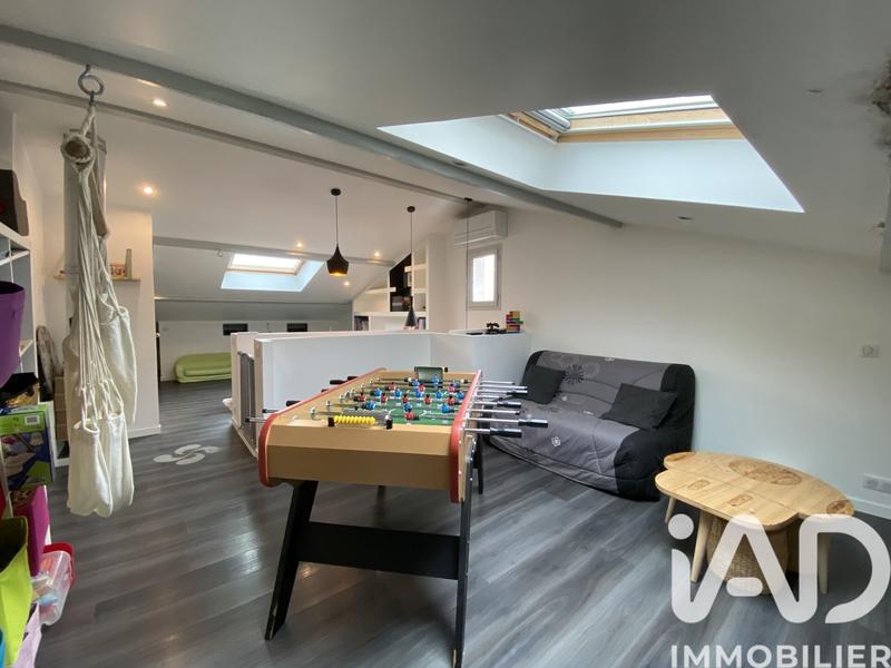 Maison - 237 m² - 8 pièces