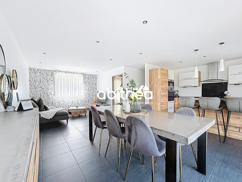 Maison - 127 m² - 5 pièces