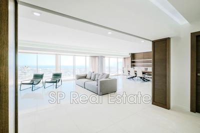 Appartement - 200 m² - 4 pièces