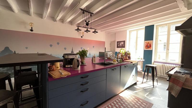 Maison - 375 m² - 7 pièces