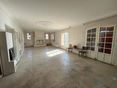 Mas - 261 m² - 6 pièces