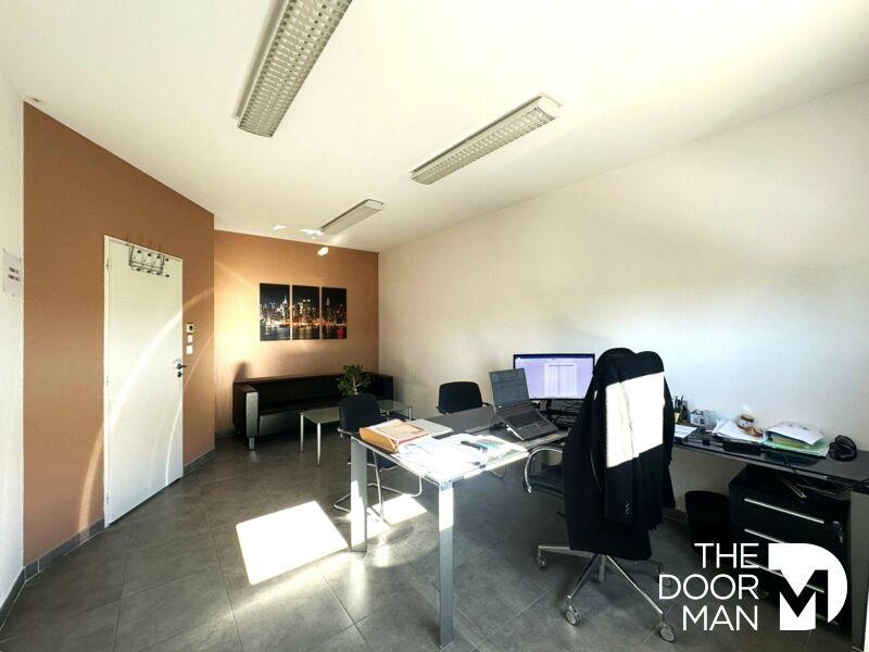 Bureau - 218 m² - 7 pièces