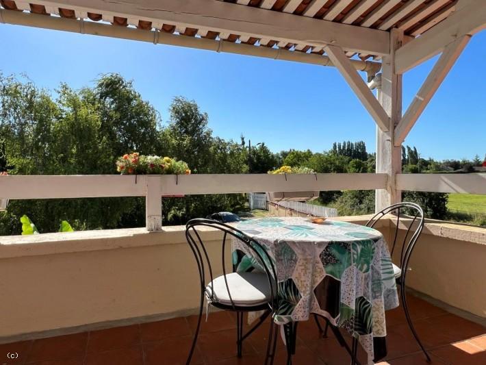 Maison chambre d'hôtes - 370 m² - 13 pièces