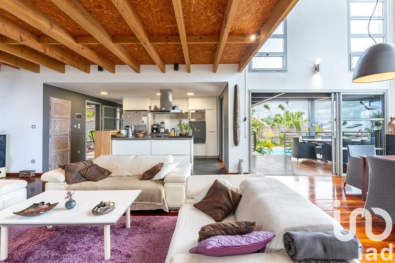 Maison - 274 m² - 8 pièces