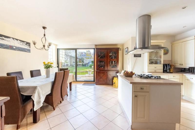 Maison - 131 m² - 6 pièces