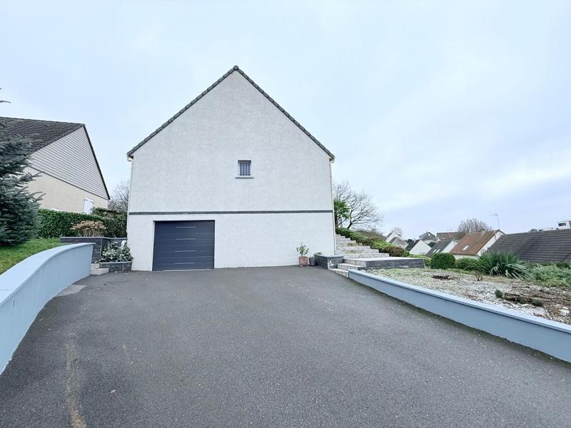 Maison - 105 m² - 4 pièces