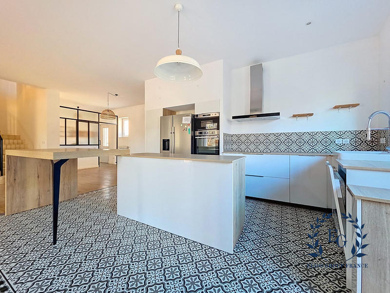 Maison - 166 m² - 5 pièces