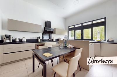 Immeuble - 388 m² - 8 pièces