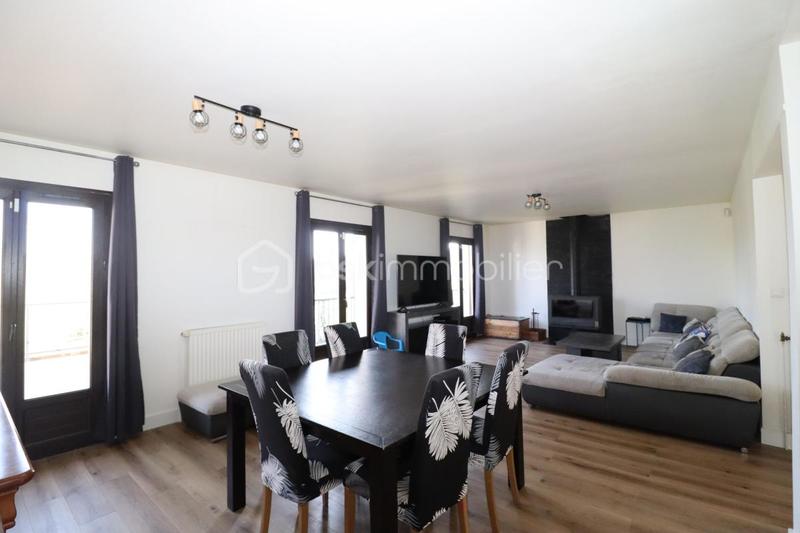 Maison traditionnelle - 175 m² - 8 pièces