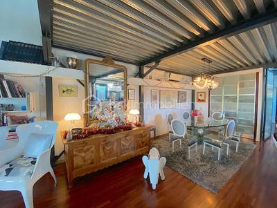 Loft - 124 m² - 4 pièces