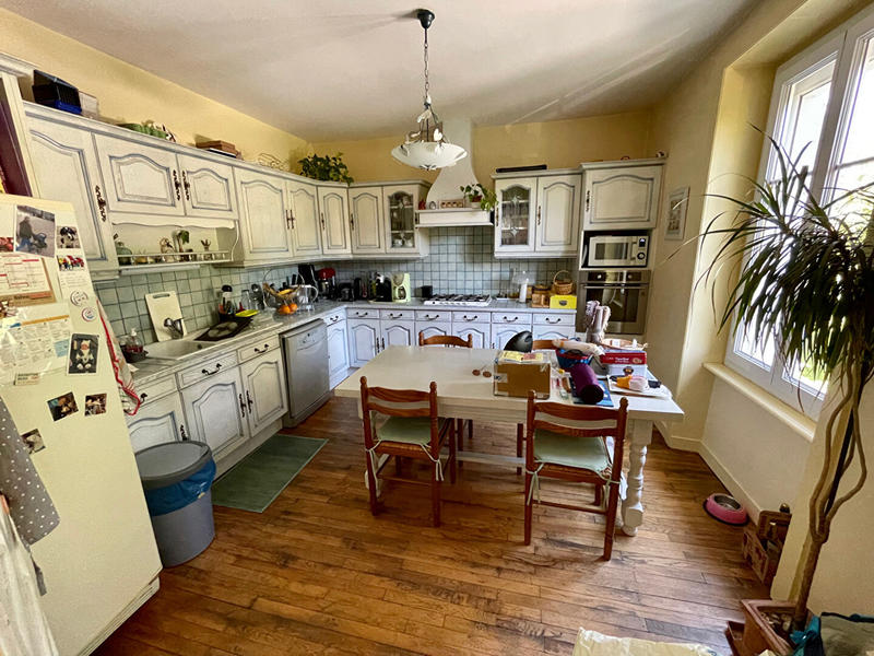 Maison - 213 m² - 8 pièces