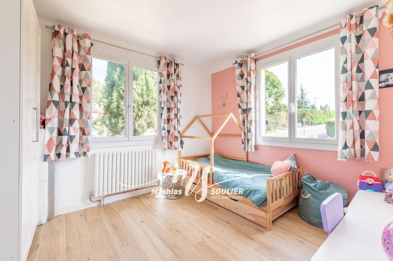 Maison - 240 m² - 9 pièces