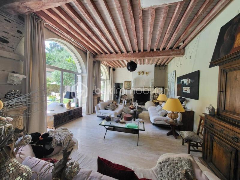 Maison - 400 m² - 10 pièces