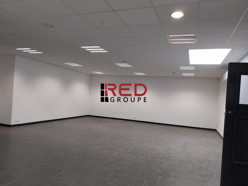 Local commercial - 477 m²