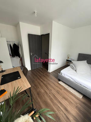 Maison - 96 m² - 6 pièces