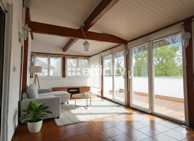 Maison - 200 m² - 8 pièces