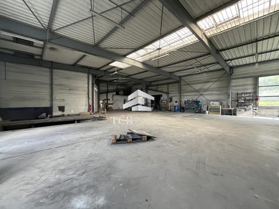 Local d'activités - 404 m²
