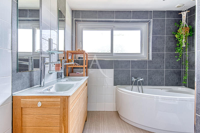 Maison - 114 m² - 5 pièces