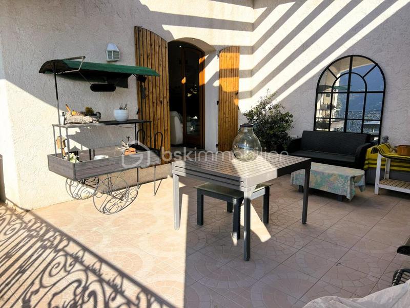 Maison traditionnelle - 140 m² - 4 pièces