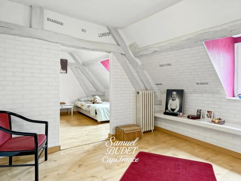 Maison - 230 m² - 7 pièces