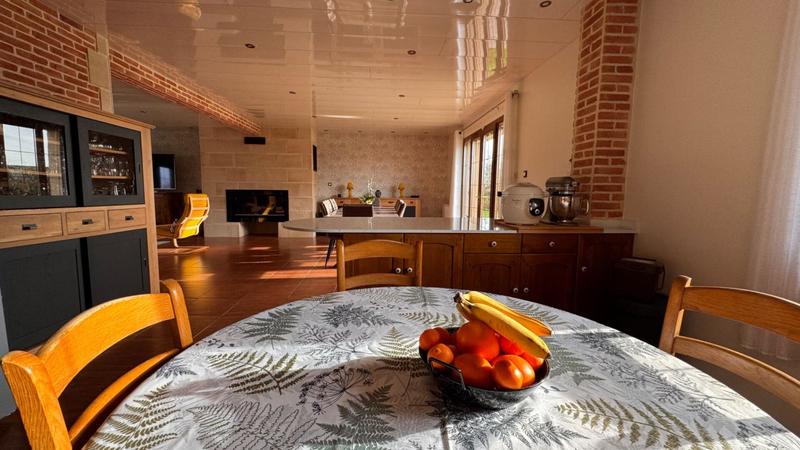 Maison - 203 m² - 6 pièces