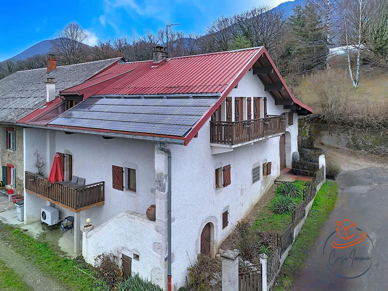 Maison - 205 m² - 7 pièces