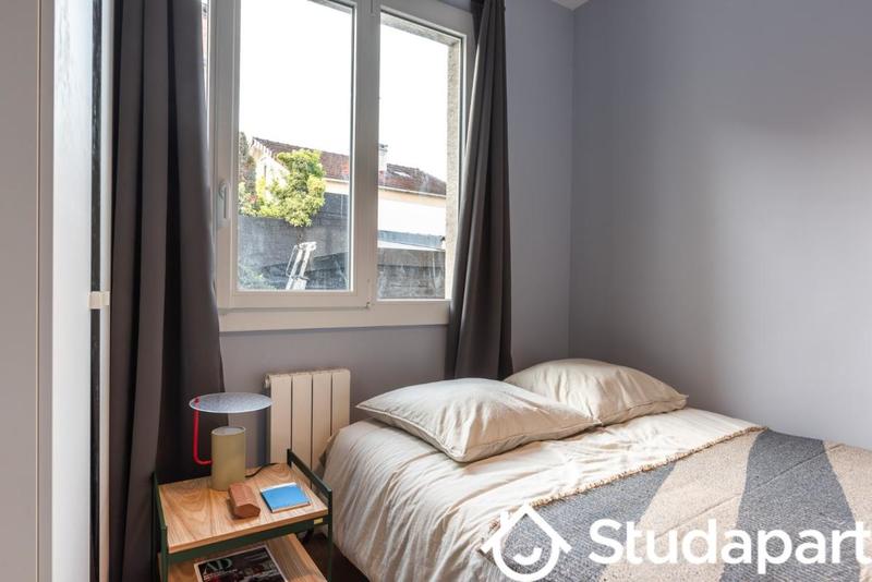 Chambre - 12 m² - 1 pièce