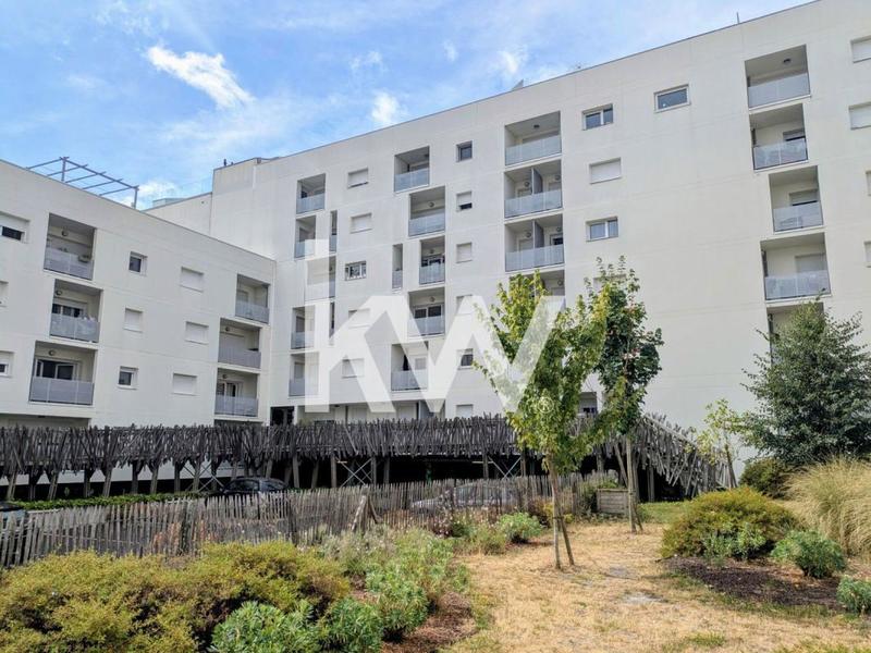 Appartement - 100 m² - 4 pièces