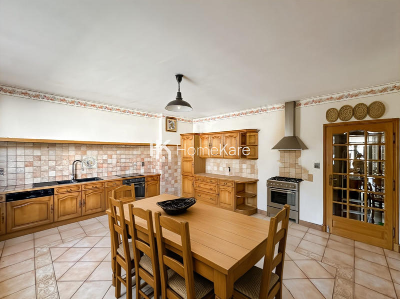 Maison - 170 m² - 5 pièces