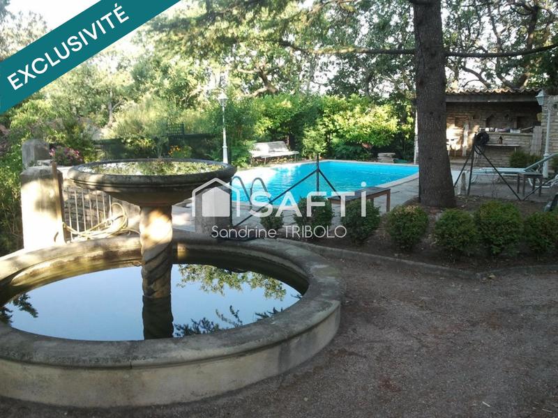 Maison - 205 m² - 8 pièces