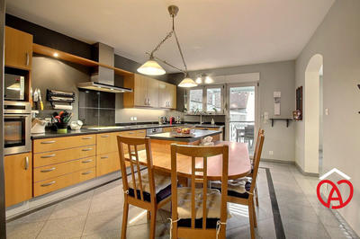 Maison - 216 m² - 7 pièces