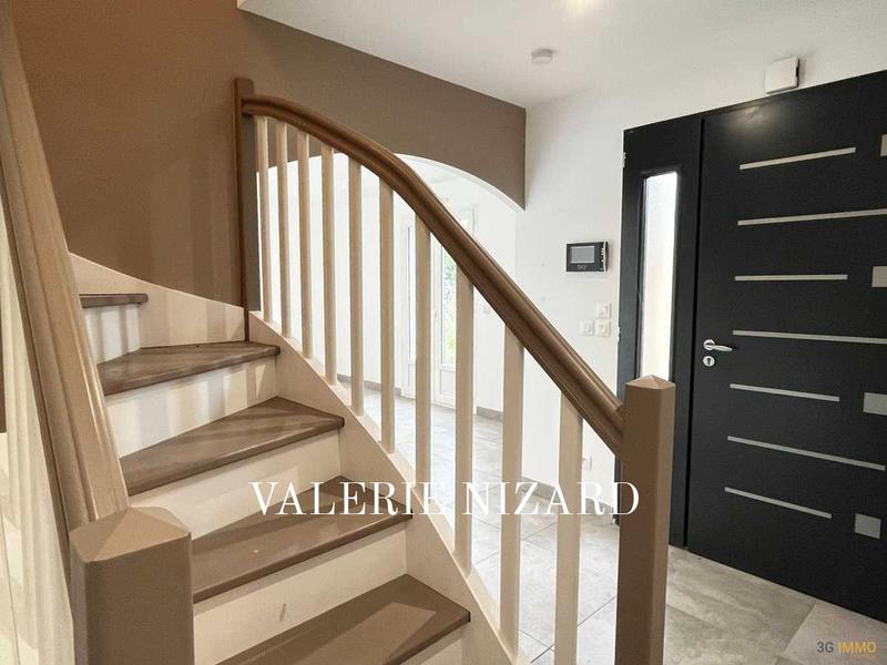 Maison traditionnelle - 171 m² - 7 pièces