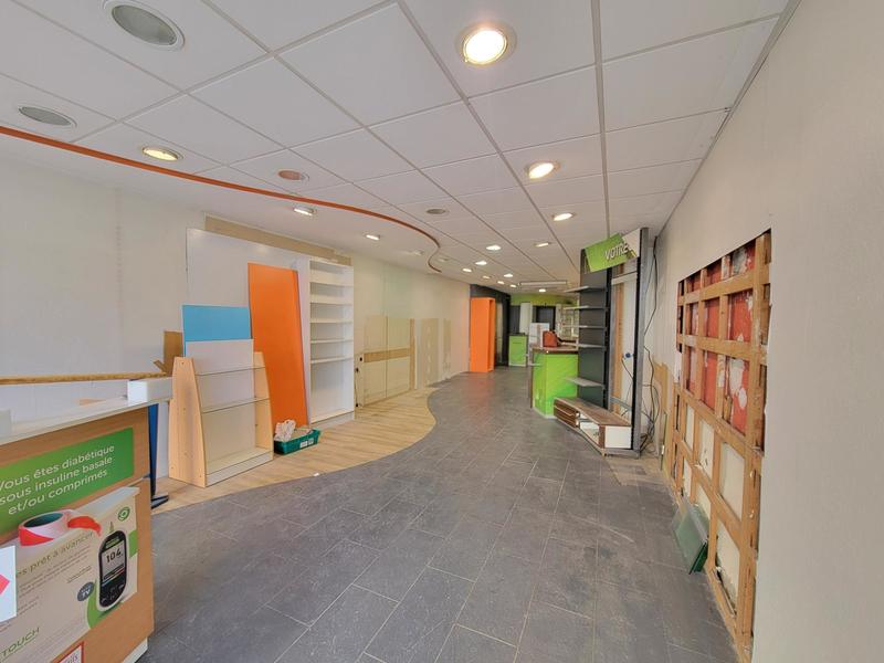 Local commercial - 363 m² - 12 pièces