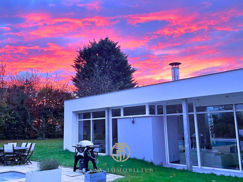 Villa - 247 m² - 7 pièces