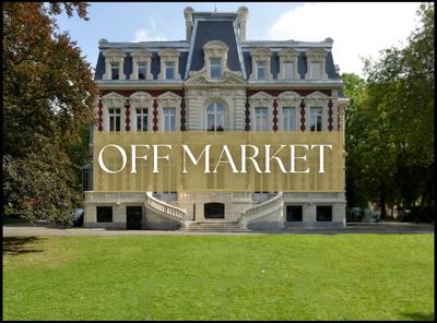 Maison - 385 m² - 14 pièces