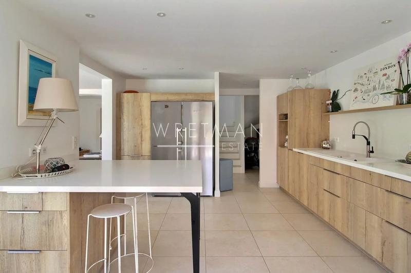 Villa - 225 m² - 6 pièces