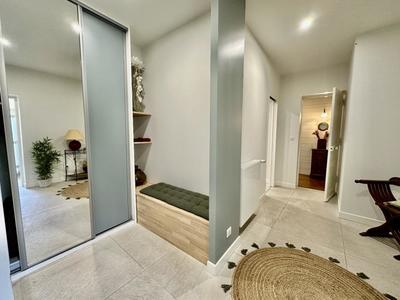 Propriété - 368 m² - 10 pièces