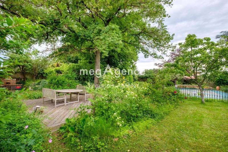 Maison en pierre - 250 m² - 8 pièces