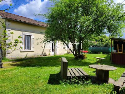 Maison - 160 m² - 8 pièces