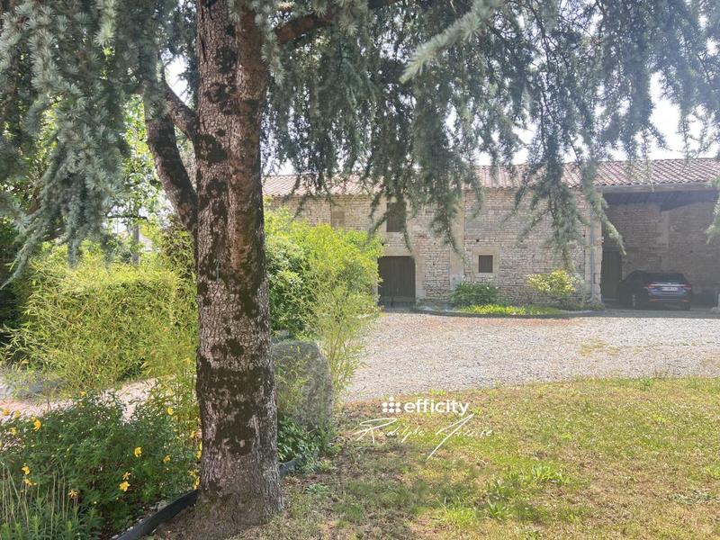 Maison - 245 m² - 11 pièces