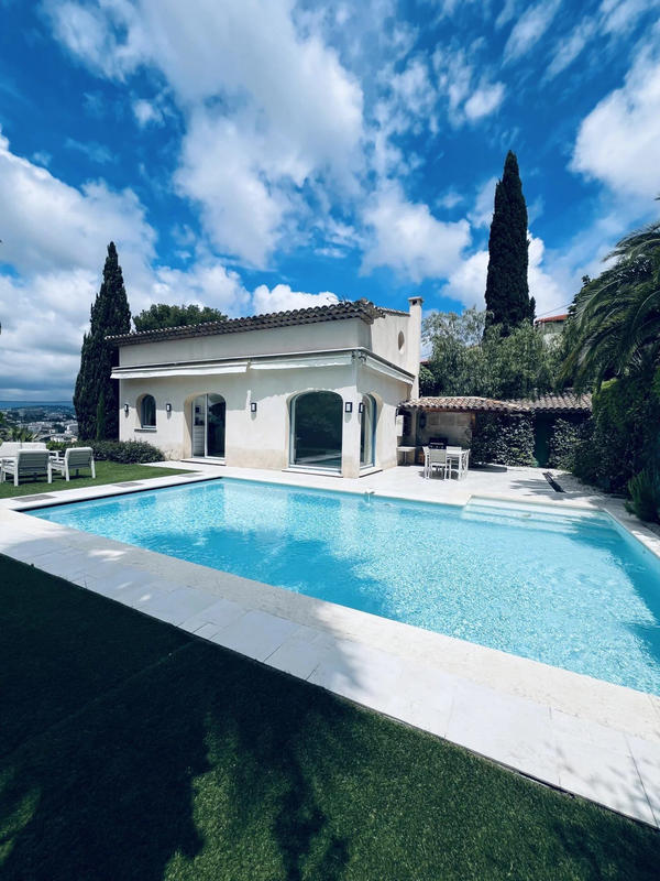 Maison - 200 m² - 6 pièces