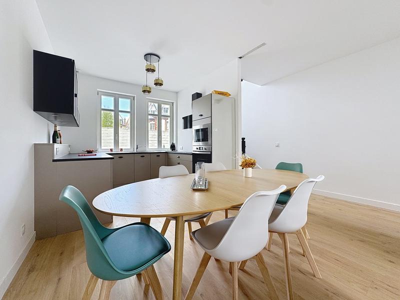 Maison - 141 m² - 7 pièces