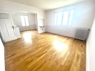 Maison - 246 m² - 7 pièces