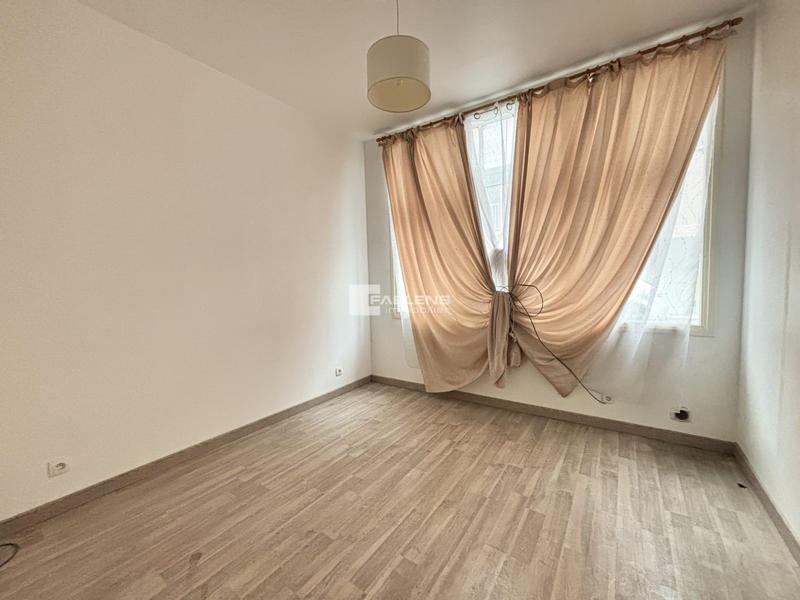 Maison - 136 m² - 8 pièces