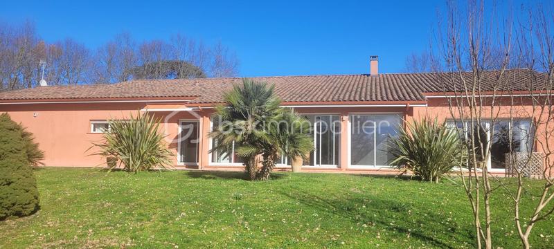 Maison - 246 m² - 7 pièces