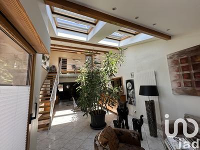 Maison - 250 m² - 8 pièces