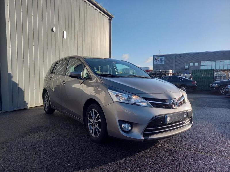 Toyota Verso 112 Ch d-4d SkyView - Garantie 6 Mois