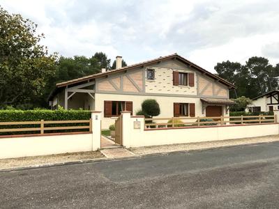 Maison - 238 m² - 5 pièces