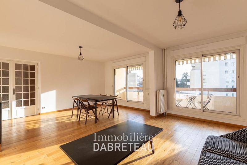 Appartement - 106 m² - 4 pièces